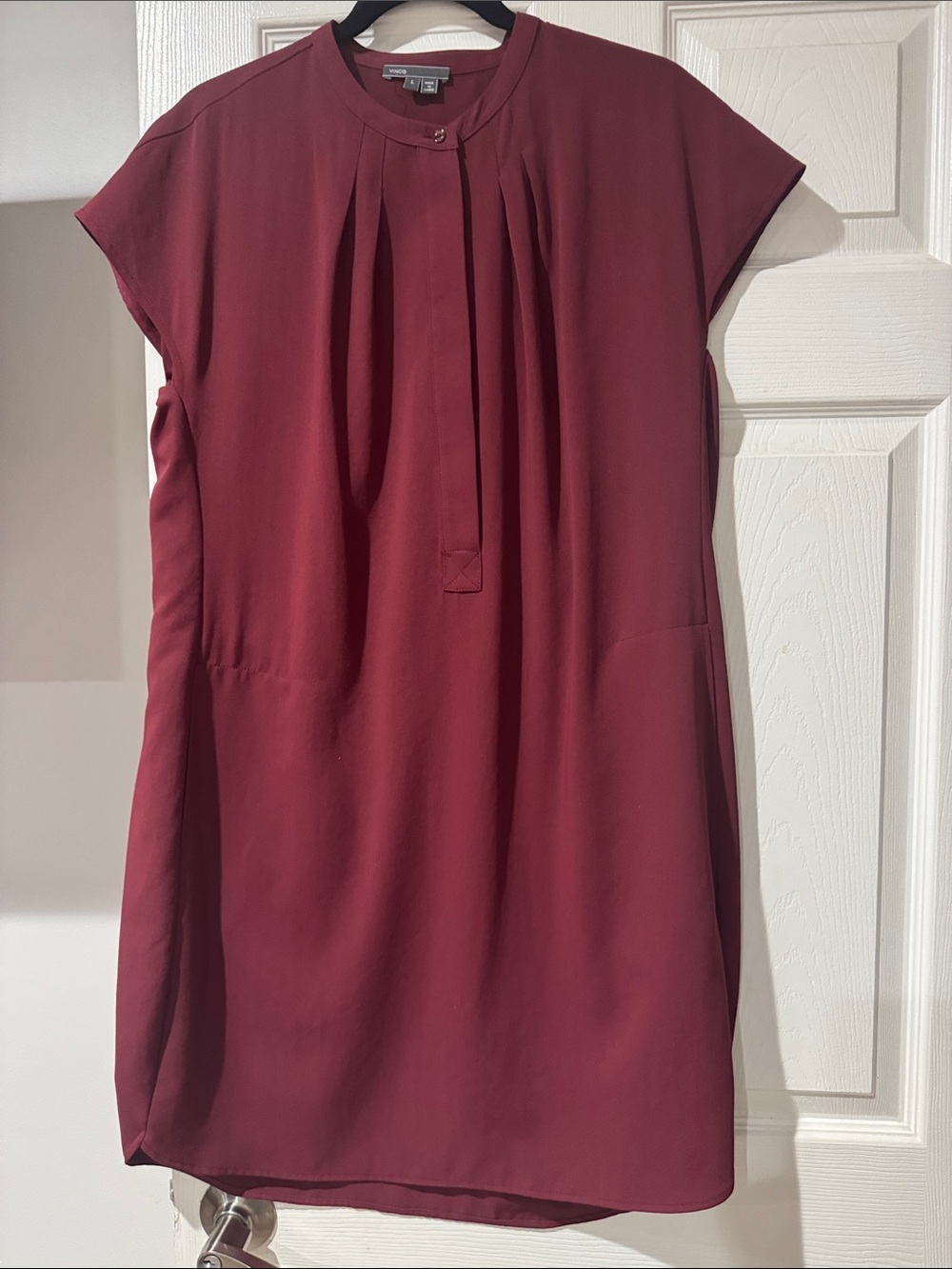 Vince Burgundy Pleated Cap-Sleeve Blouse size l